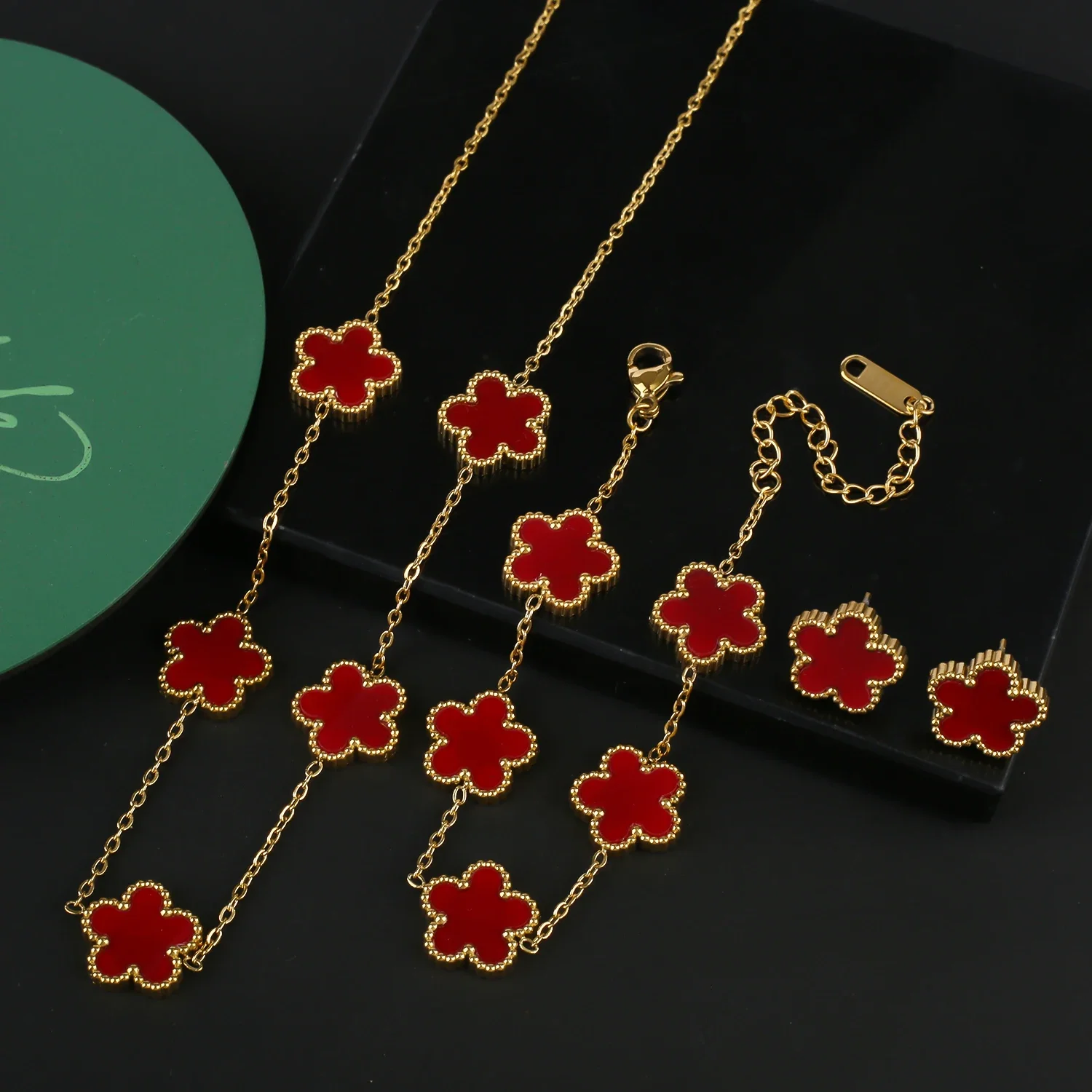 Hot Stainless Steel Gun Black Simple Plant Five-leaf Flower Bracelet Necklace Earrings Three-piece Jewellery Set Ladies Clover
