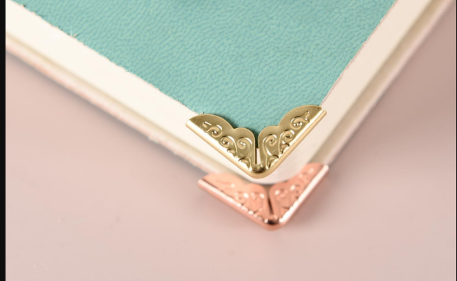 1 Piece Metal Corner Protector,Book Corner Protector, Photo Corner for Scrapbooking, Triangular Edge Decor for Books, Book Protection Corner